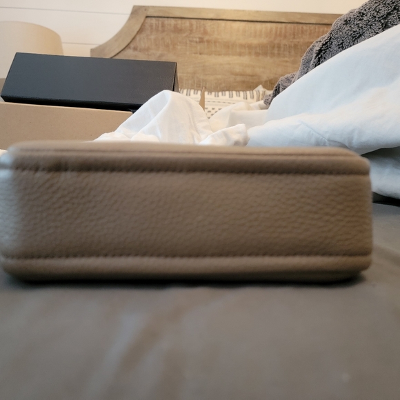 Prada Vitello Daino Soft Camera Bag - Picture 4 of 15